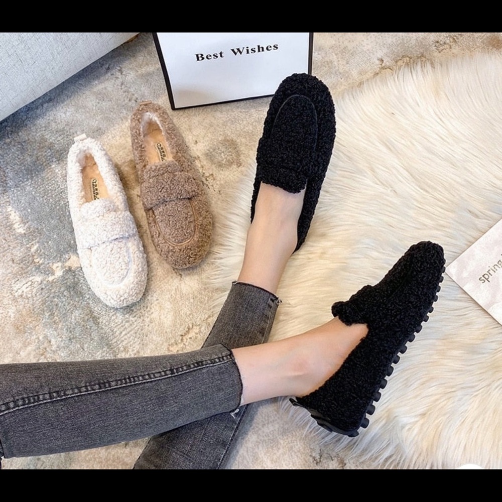 Chic Black Textured Loafers for Women